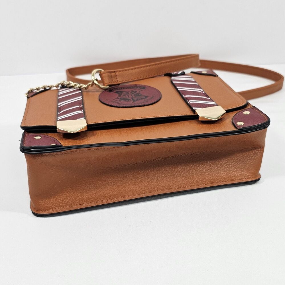 Harry Potter Gryffindor Satchel Crossbody Bag Hogwarts Crest Primark - Picture 3 of 9